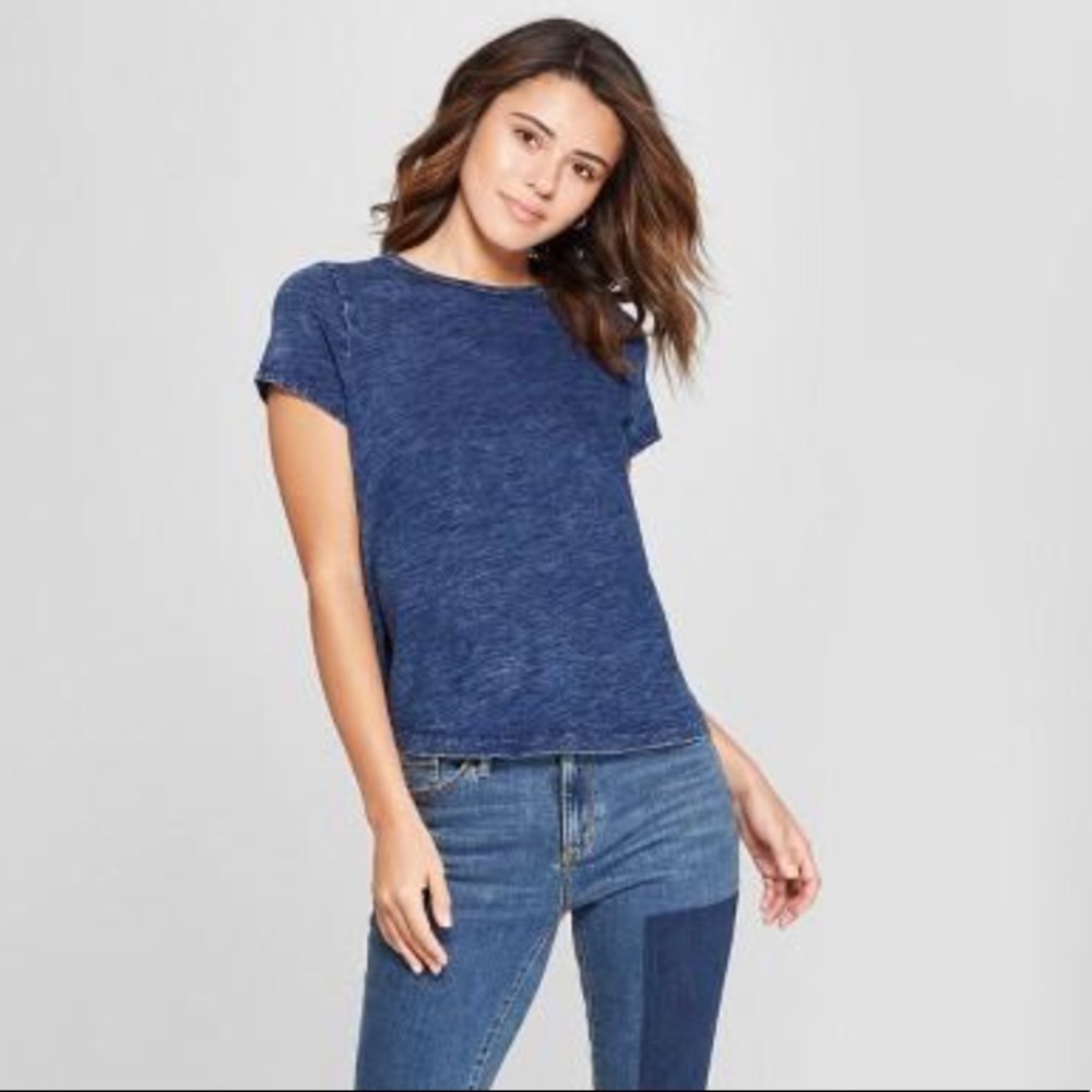 Universal Thread slit back tee